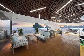 Grand Pioneers Halong Bay Cruise 1