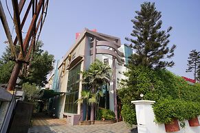 HOTEL GOKUL