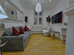 White Tulip Central 3bedroom Duplex Loft