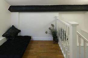 White Tulip Central 3bedroom Duplex Loft