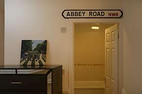 White Tulip Central 3bedroom Duplex Loft