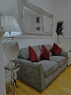 White Tulip Central 3bedroom Duplex Loft