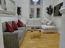 White Tulip Central 3bedroom Duplex Loft