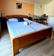 Olive Garden Apartments Petrovic