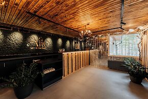 Aito  Igloo & Spa Resort