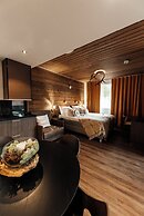 Aito  Igloo & Spa Resort