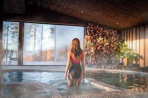 Aito  Igloo & Spa Resort