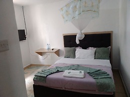 WHITE HOUSE LOUNGE & GUEST HOUSE