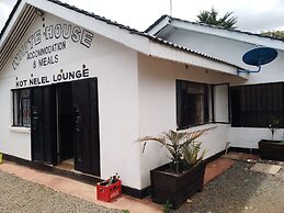 WHITE HOUSE LOUNGE & GUEST HOUSE