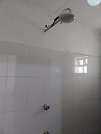 WHITE HOUSE LOUNGE & GUEST HOUSE