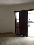 WHITE HOUSE LOUNGE & GUEST HOUSE