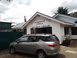 WHITE HOUSE LOUNGE & GUEST HOUSE