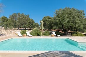 Trullo Chiara con Piscina by Wonderful Italy