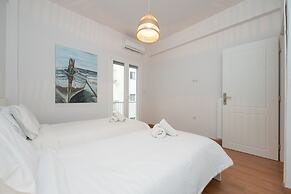 Modern Family Apartment near Acropolis