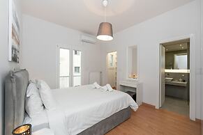 Modern Family Apartment near Acropolis