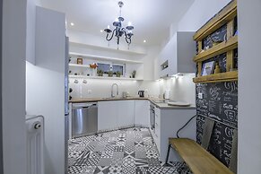 Acropolis Urban Oasis