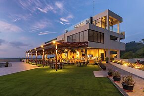 Beyond Skywalk Nangshi