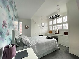 Lovely Comfortable 3BR Property