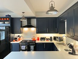 Lovely Comfortable 3BR Property