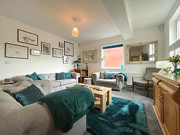 Lovely Comfortable 3BR Property