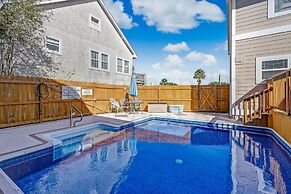 2505b W. 5th St 3 Bedroom Condo by RedAwning