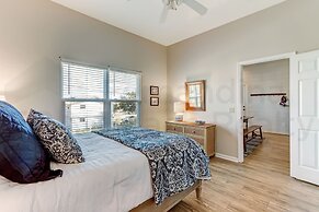 2505b W. 5th St 3 Bedroom Condo by RedAwning