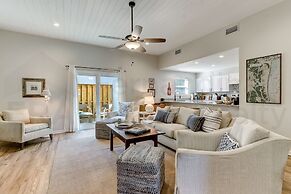 2505b W. 5th St 3 Bedroom Condo by RedAwning