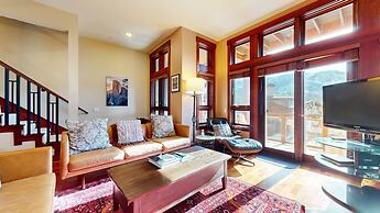 Juniper Crest #2 3 Bedroom Townhouse by RedAwning