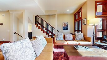 Juniper Crest #2 3 Bedroom Townhouse by RedAwning