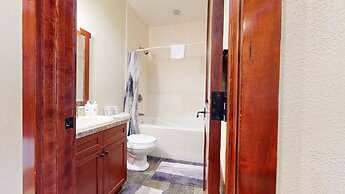 Juniper Crest #2 3 Bedroom Townhouse by RedAwning