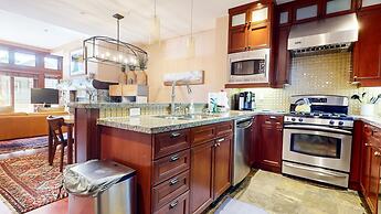 Juniper Crest #2 3 Bedroom Townhouse by RedAwning