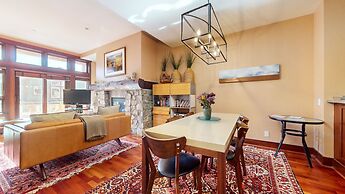 Juniper Crest #2 3 Bedroom Townhouse by RedAwning