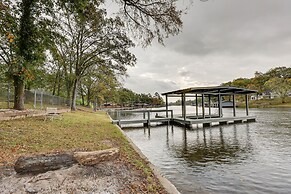 Spacious Hot Springs Lakehouse on Lake Hamilton!