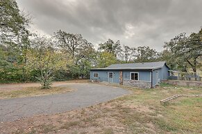 Spacious Hot Springs Lakehouse on Lake Hamilton!