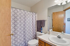 5 Mi to Dtwn: Pet-friendly 'wheatland Twin' Home!