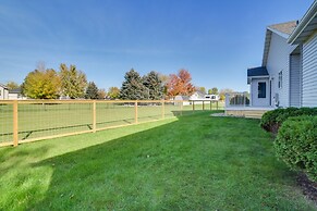 5 Mi to Dtwn: Pet-friendly 'wheatland Twin' Home!