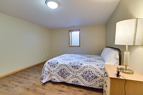 5 Mi to Dtwn: Pet-friendly 'wheatland Twin' Home!