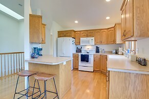 5 Mi to Dtwn: Pet-friendly 'wheatland Twin' Home!