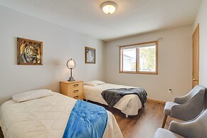 5 Mi to Dtwn: Pet-friendly 'wheatland Twin' Home!