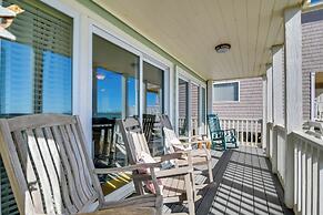 Beachfront Murrells Inlet Home - Walk to Pier!