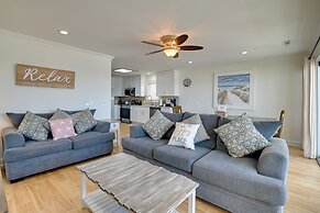 Beachfront Murrells Inlet Home - Walk to Pier!
