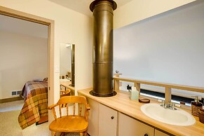 Mountain Condo w/ Fireplace in Kirkwood Ski Resort