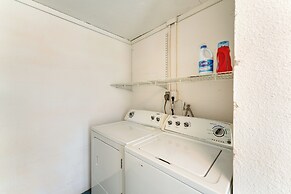 Pet-friendly Venice Vacation Rental, 3 Mi to Beach