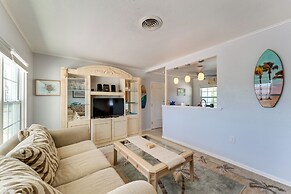 Pet-friendly Venice Vacation Rental, 3 Mi to Beach