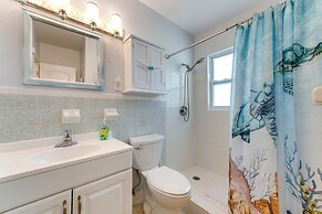 Pet-friendly Venice Vacation Rental, 3 Mi to Beach