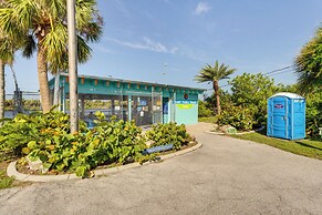 Pet-friendly Venice Vacation Rental, 3 Mi to Beach