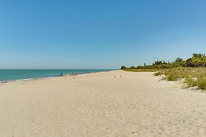 Pet-friendly Venice Vacation Rental, 3 Mi to Beach