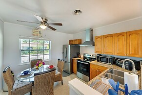 Pet-friendly Venice Vacation Rental, 3 Mi to Beach