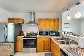 Pet-friendly Venice Vacation Rental, 3 Mi to Beach