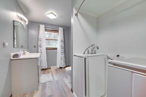 Houghton Lake Vacation Rental - Walk to the Water!